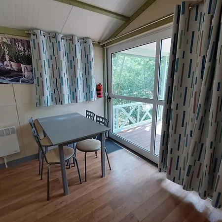 Pour 2 Avec Terrasse - Rampe D'acces - Api-1-52-922 Camping