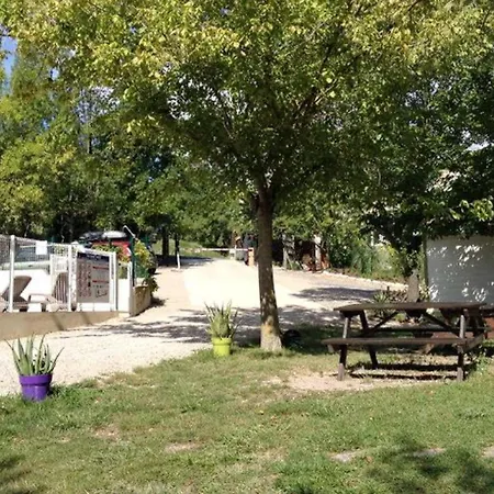 Pour 2 Avec Terrasse - Rampe D'acces - Api-1-52-922 Soubes