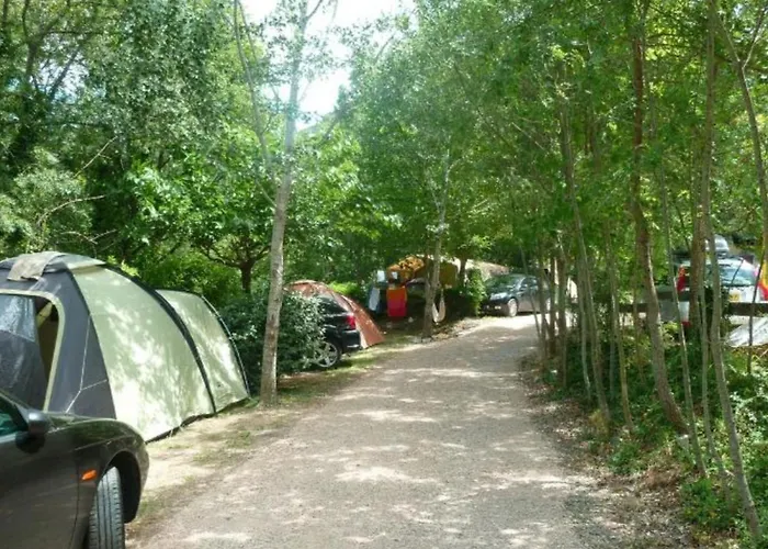 Camping Pour 2 Avec Terrasse - Rampe D'acces - Api-1-52-922