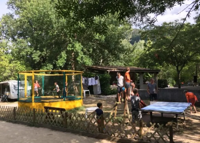 Camping Pour 2 Avec Terrasse - Rampe D'acces - Api-1-52-922 Soubes